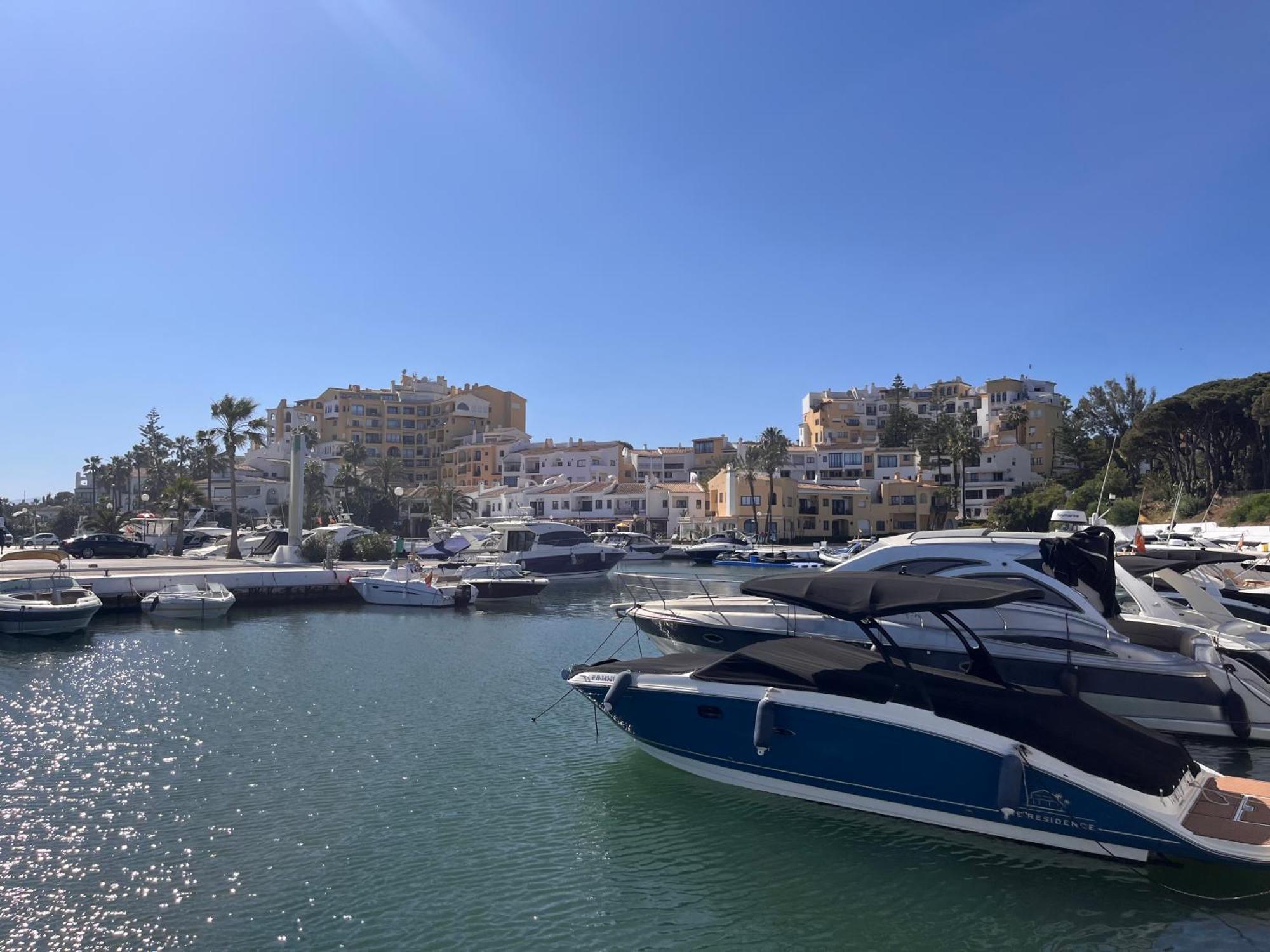 Beachfront Apartment Near Marbella Sitio de Calahonda Exteriér fotografie